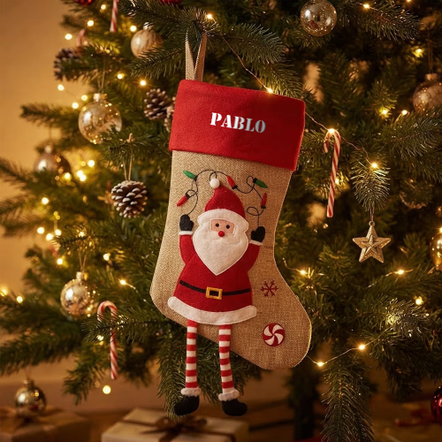 Bestickter Weihnachtsstrumpf mit Weihnachtsfiguren und Namen Bestickter Weihnachtsstrumpf mit Weihnachtsfiguren und Namen