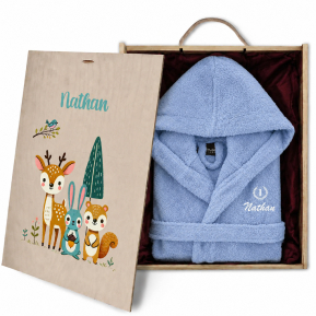 Personalisiertes Geschenkset mit Bademantel 2-12 Jahre Zauberwald Personalisiertes Geschenkset mit Bademantel 2-12 Jahre Zauberwald