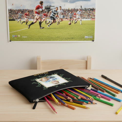 Kosmetiktasche im Hochformat mit Pflanzenrahmen Kosmetiktasche im Hochformat mit Pflanzenrahmen