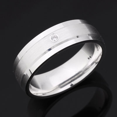 Ring Zirkonia mit Gravur 8516