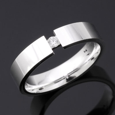 Ring Zirkonia mit Gravur 8520