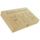Holzkiste mit Gravur