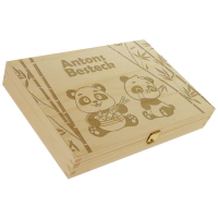 Holzkiste mit Gravur