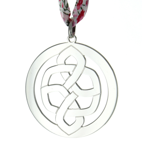 Anhänger keltischer Knoten mit Gravur Blumenmuster