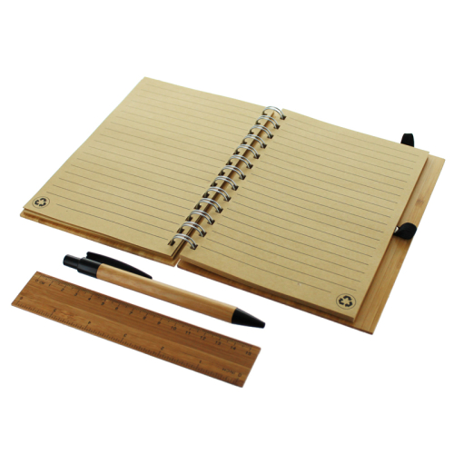 Notizbuch aus Bambus mit Gravur offen
