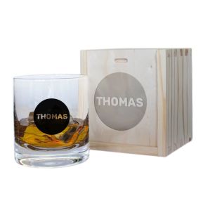 Personalisiertes Whiskyglas Vorname in schwarzem Kreis