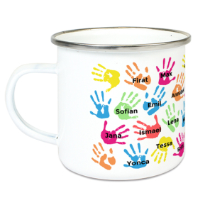 Personalisierte Emaille-Tasse Bunte Handabdrcke zum Schuljahresende