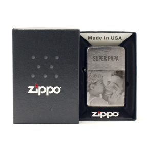 Graviertes Zippo-Feuerzeug